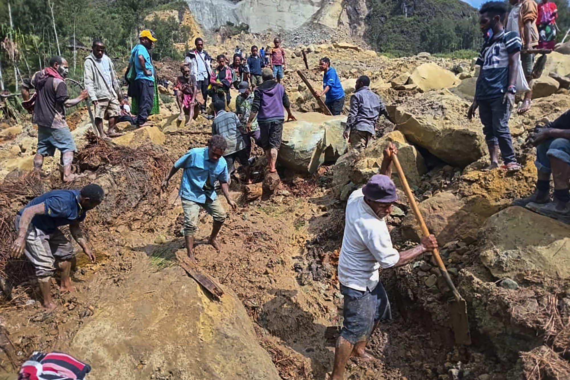 Papua New Guinea cries out for help after landslide buries an estimated 2,000 people